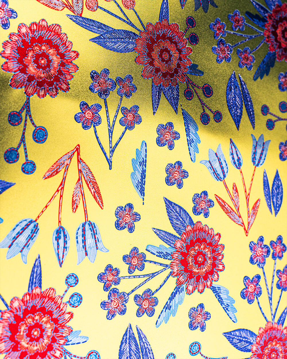 Poliuretano metallizzato stampato al metro motivo "Ricamo floreale multicolor" | Agile Print