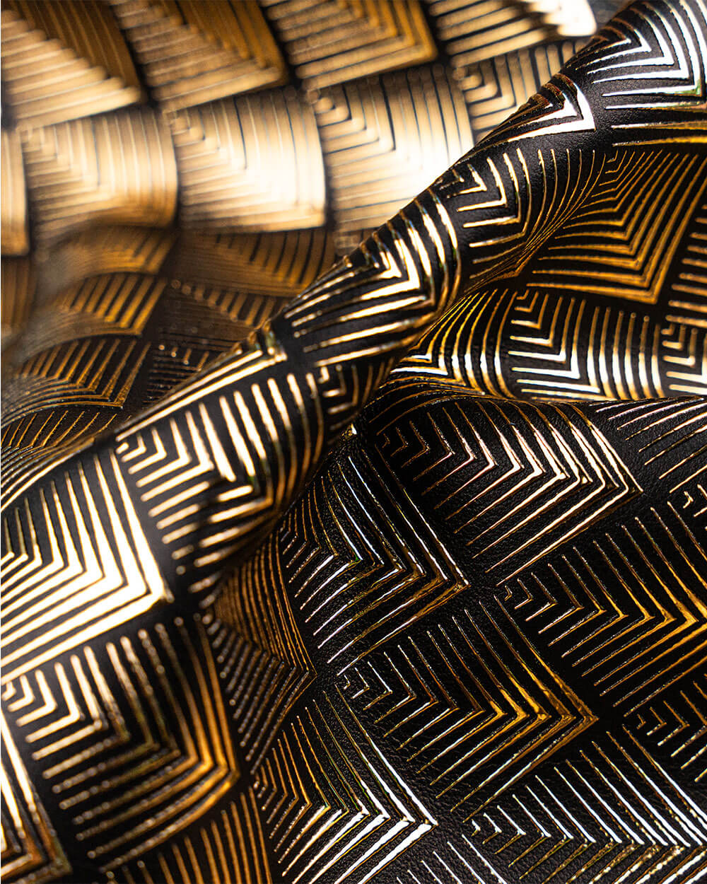 Pelle stampata al metro motivo "Geometrico con lamina argento" | Agile Print